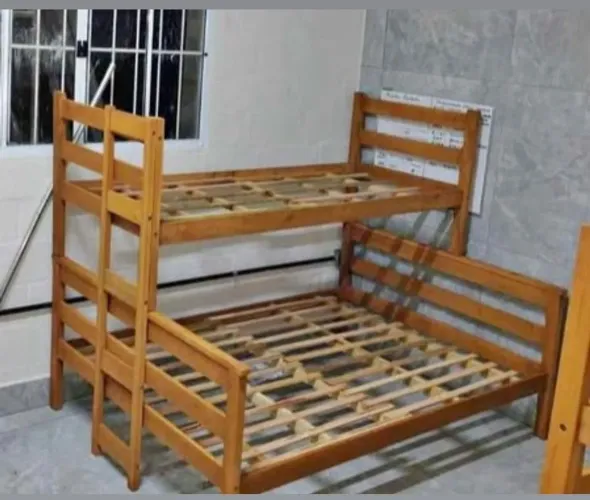 cama casal beliche maciça ideal para quarto familiar e Airbnb 