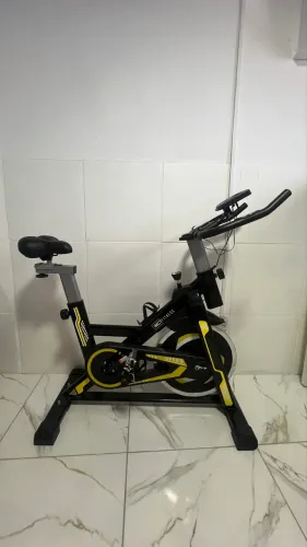 Bicicleta ergométrica spinning com roda de inercia de 13kg WCT Fitness