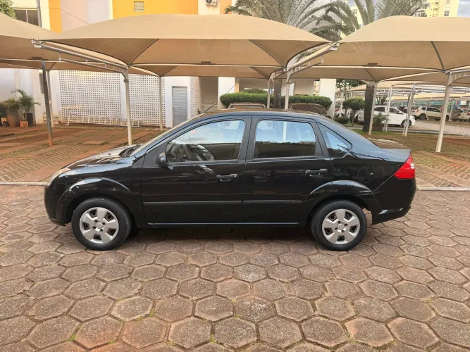 Ford Fiesta Sedan 1.0 8V Flex 4P 2009