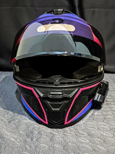 Vende-se capacete Race Tech Preto/Roxo/Rosa tam 56, acompanha viseira cristal e fumê