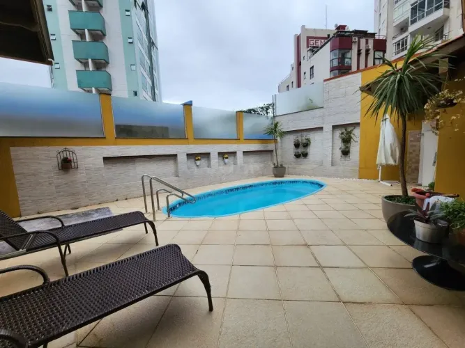 Oportunidade! Casa com 3 dormitórios a venda no Centroo em Florianópolis SC