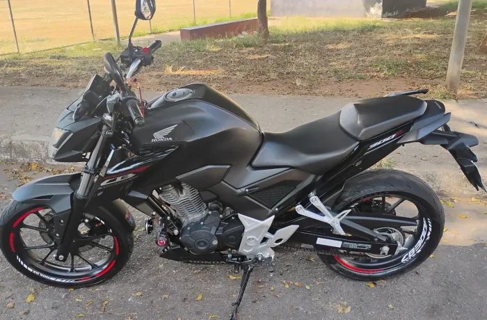 Cb 300f
