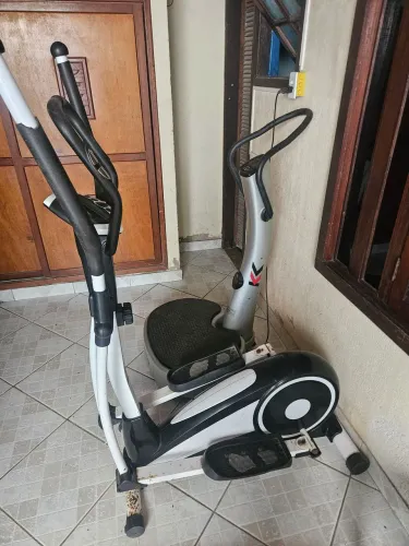 ELIPTICO E PLATAFORMA VIBRATÓRIA