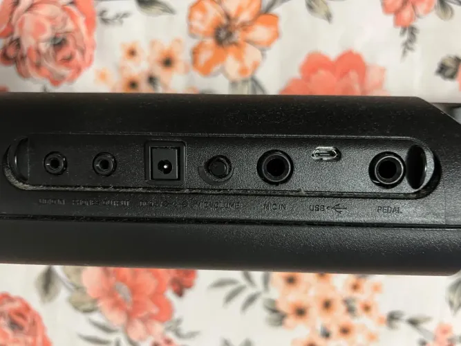Vende - se teclado Casio LK - S250