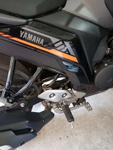 Vendo moto fazer 25 zerada