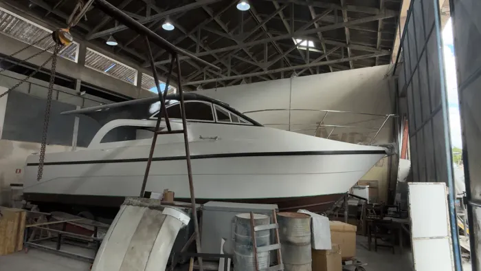 Lancha barco para Passeio ou Charter | Casco Novo | Motor MWM X12 | Ideal para Locação