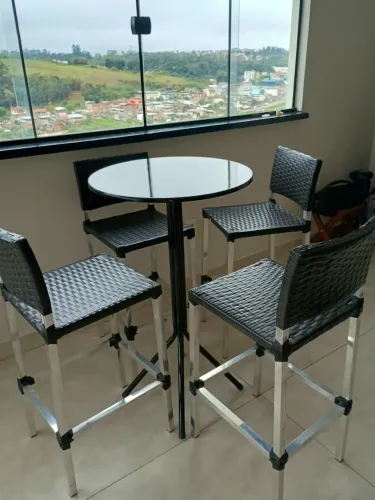 Bistrô c 4 cadeiras em fibra 