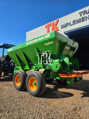 cod. 1498 DISTRIBUIDOR HIDRÁULICO DE COMPOSTO ORGÂNICO 8.000 KG GRANEL ANO 2020 - Tk Trato