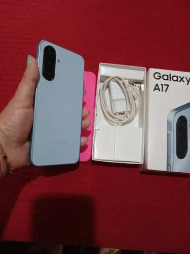 Vendo esse a17 lançamento acompanhar caixa carregador capinha só não tenho nota fiscal