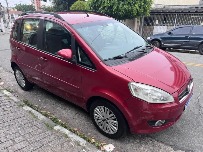 Fiat Idea Attractive 1.4 Fire Flex 8V 5P 2012