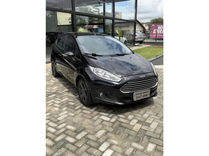 Ford Fiesta 1.6 SE Hatch 16V Flex 4P Powershift 2015