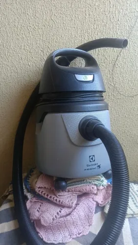 Aspirador de pó e água Eletrolux 