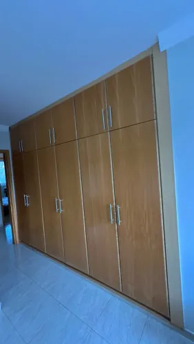 Guarda-Roupa 3 Metros com Gavetas, Maleiros e Cabideiros