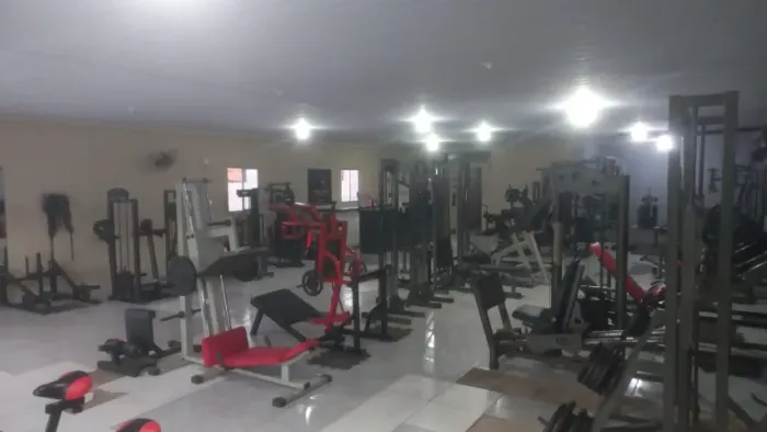 Academia de Musculação Completa l