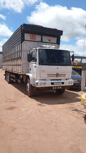 Mercedes-Benz 2726 Traçado 6x4 Ano e Modelo 2011