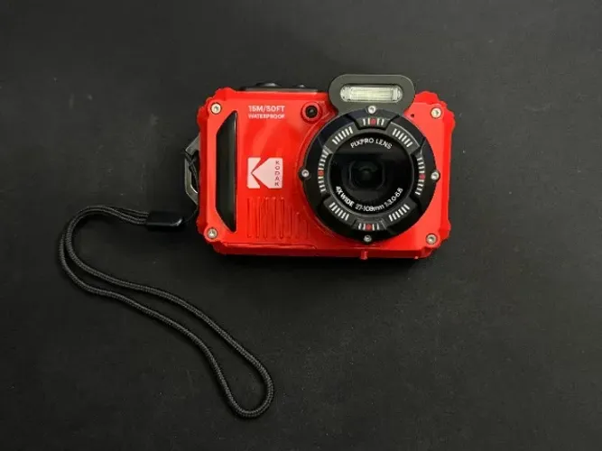 Câmera Kodak Pixpro WPZ2 Vermelha
