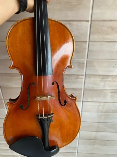 Violino de Luthier modelo Strad