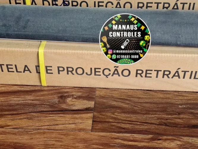 Tela de projeção retrátil por R$900 ,Esse valor é avista 