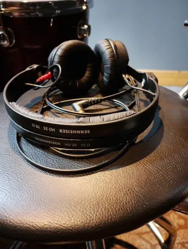 Headphone sennheiser hd25 