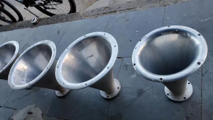 4 cornetas gigante de aluminio gigante sem drive