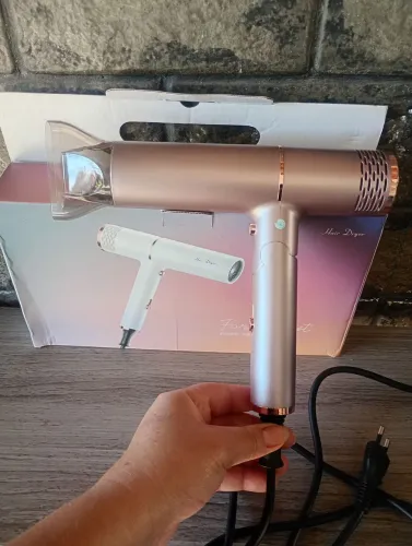 Secador novo na caixa 110 volts 2000w de potência