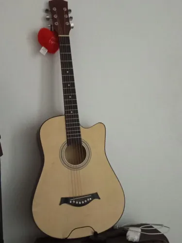 Violão 300,00