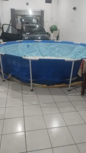 Vendo essa piscina de 5 mil litros sem a a bomba 