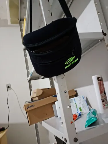 Pochete Mormaii neoprene preta nova linda 2 divisões e bolso pequeno atrás 