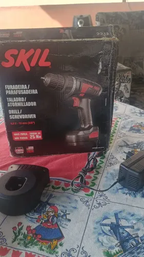 Vendo parafusadeira e furadeira Skil