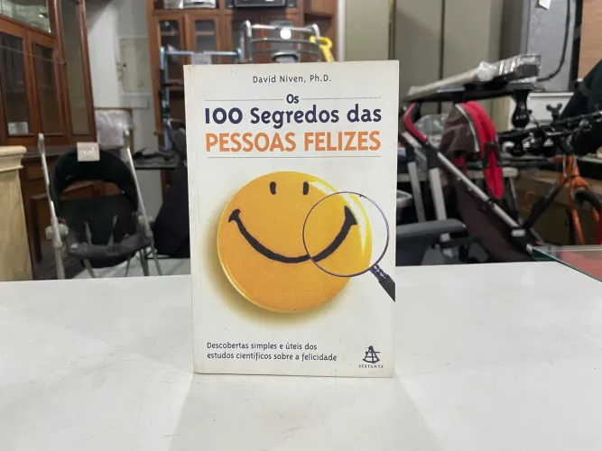 Livro Os 100 Segredos das Pessoas Felizes