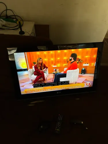 Tv 32 polegadas + smart pen drive