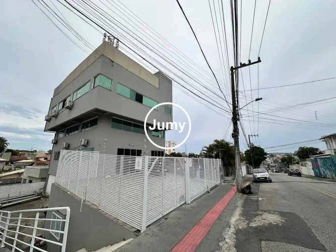 SALA COMERCIAL 130M² / ARACI VAZ CALLADO