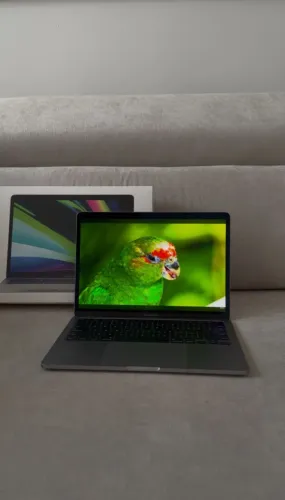 MacBook Pro 13" M2 2022 - Cinza Espacial