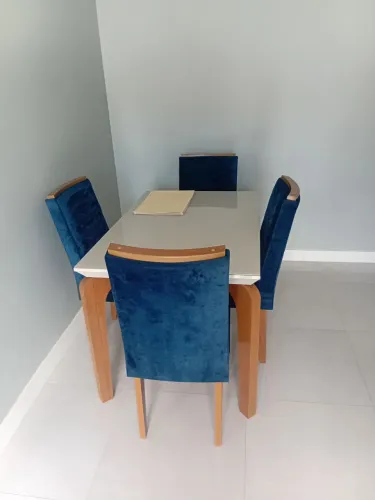 Mesa de jantar Angelina 120cm vidro, com 4 cadeiras