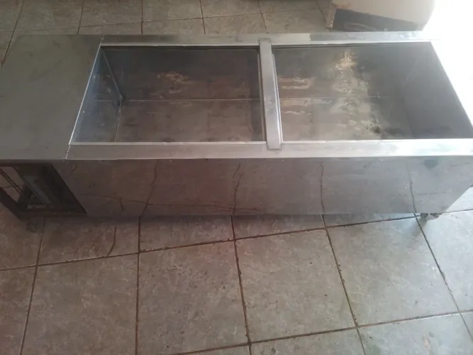 Ilha expositor 2 metros para peixes carnes Oi bebidas.