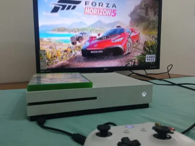 Xbox One S, 12 Jogos, Com GTA V, Controle, Parcelo, Aceito troca