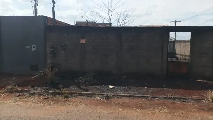 Lote  de esquina murado na Região Noroeste 337 metros quadrados em Jardim Gramado - Goiâni