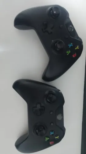 DOIS CONTROLES ORIGINAIS XBOX
