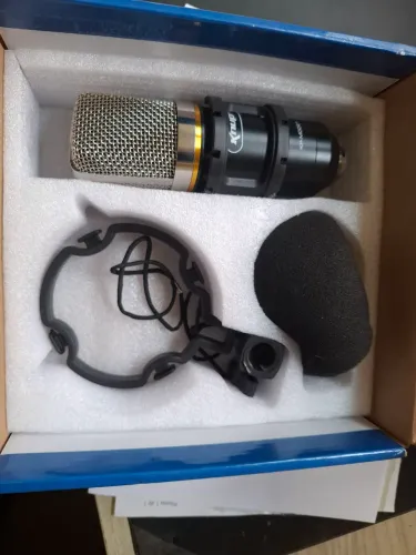 Live sound card e microfone cerâmica