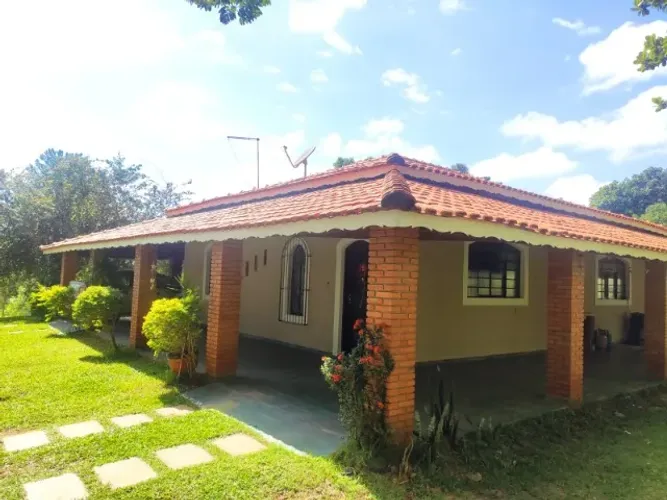 Chácara com 3 casas à venda em São Pedro/SP. Direto com o proprietário.