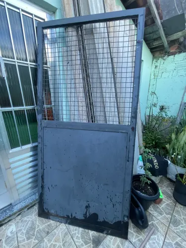 Vende-se portão