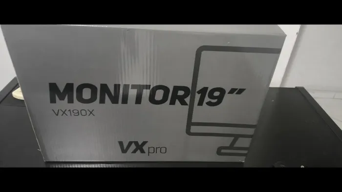 Monitor 19.5 novo na caixa