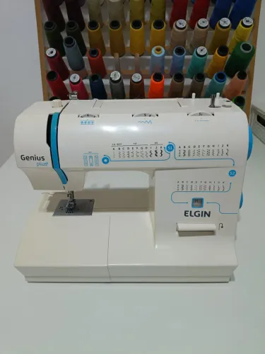 Máquina de Costura Elgin Genius Plus+ 220v