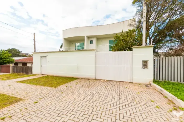 Sobrado em SANTA FELICIDADE com 277,33m²
