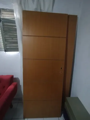 Vendo porta de casa