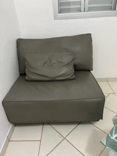 Poltrona de couro 87x85 cm
