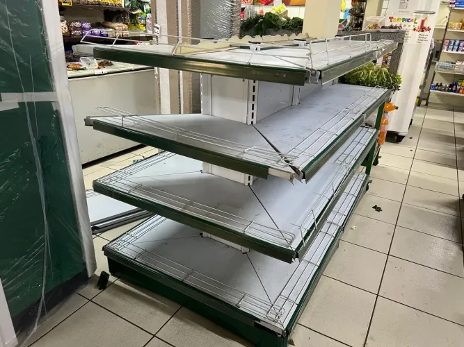 Gôndola de prateleiras em U