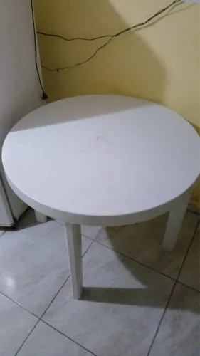 Mesa de plástico desmontável