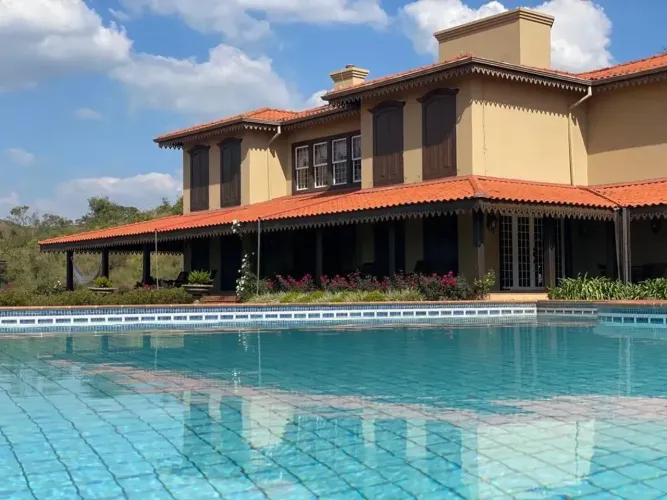 Fazenda/Sítio/Chácara para venda possui 1000 metros quadrados com 7 quartos suítes