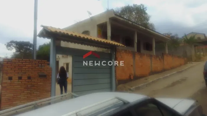 Casa em Rua Guilherme Rodrigues dos Santos - Centro - Confins/MG